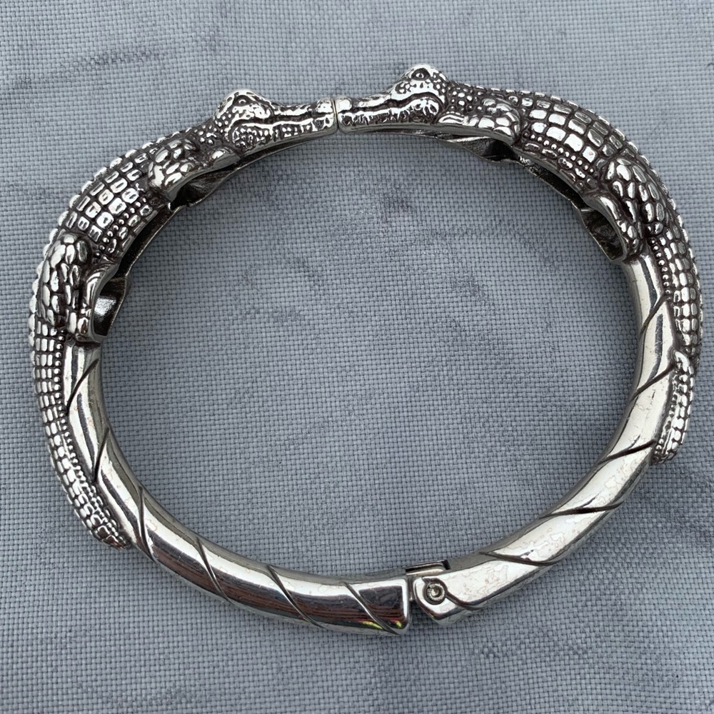 Brighton Gator Kiss Hinged Bangle